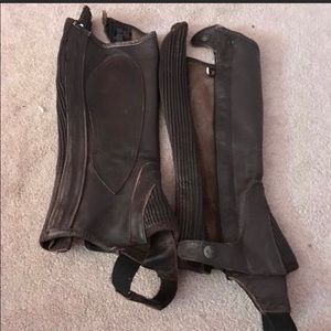 Ovation Top GrainRibbed Half Chaps
